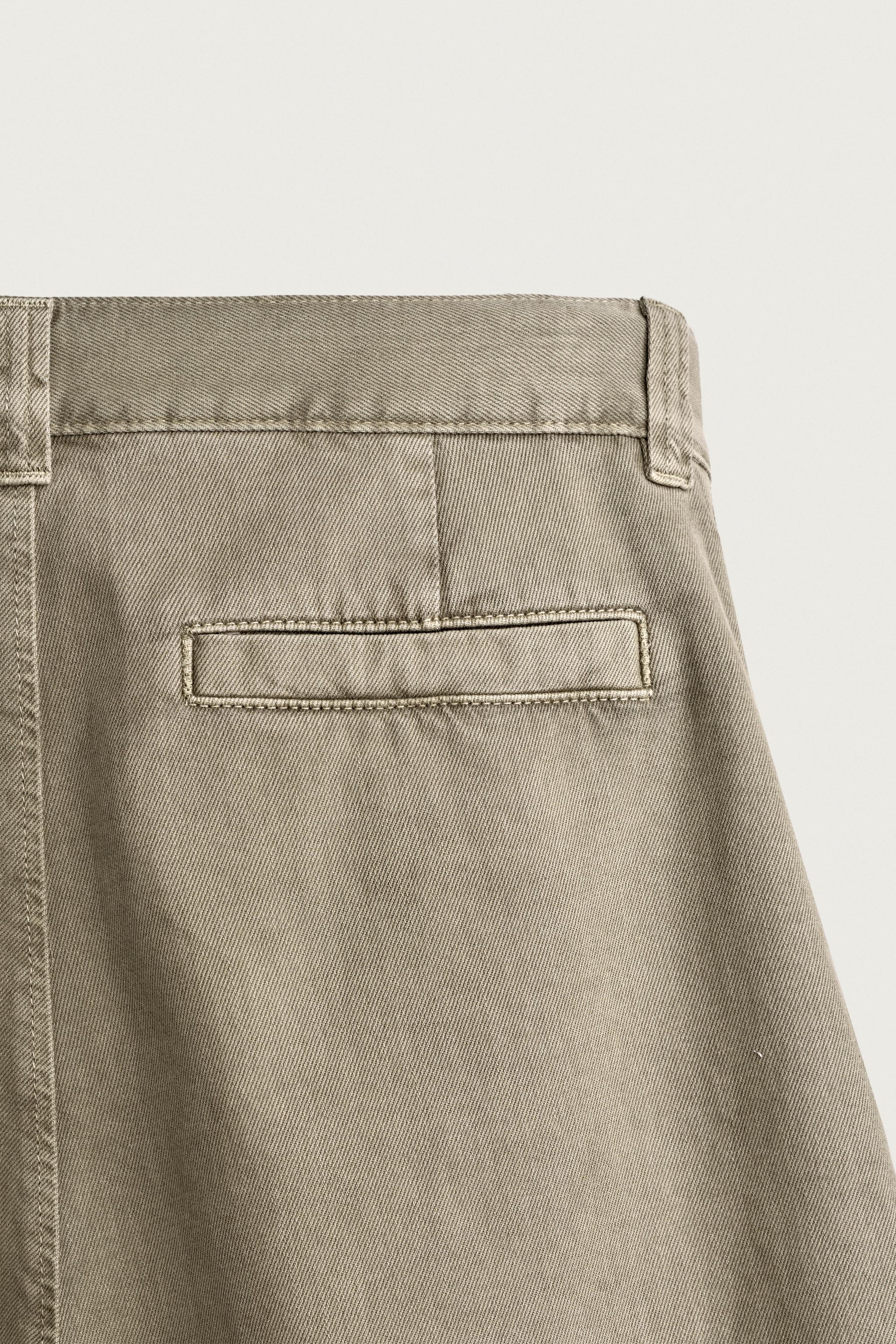 Wide-Leg Pleated Bermuda Shorts